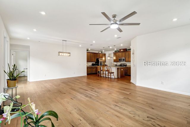 17 Mainland Lakes Dr, Bluffton, SC 29910