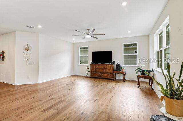 17 Mainland Lakes Dr, Bluffton, SC 29910