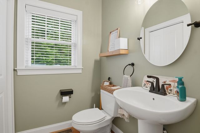 2 Klondike Road, Grafton, MA 01560