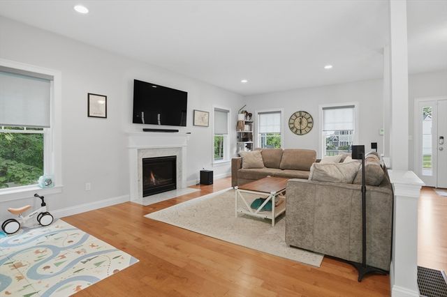 2 Klondike Road, Grafton, MA 01560