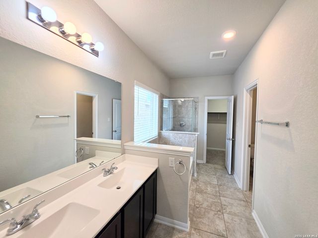 8931 Arundal Garden, Converse, TX 78109