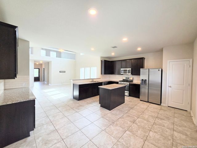 8931 Arundal Garden, Converse, TX 78109