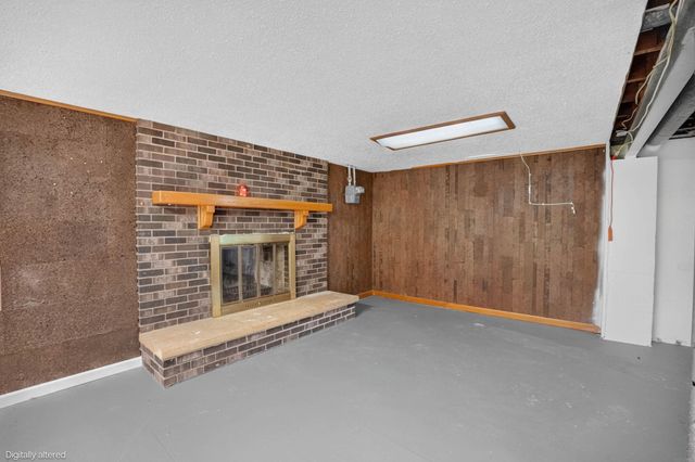 1645 Plymouth Avenue, Waterloo, IA 50702