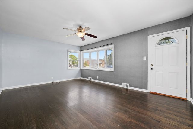 706 N Main Street, Mount Prospect, IL 60056