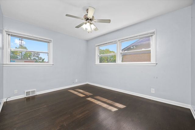 706 N Main Street, Mount Prospect, IL 60056