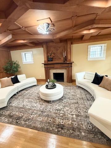 1646 W Chicago, Detroit, MI 48206