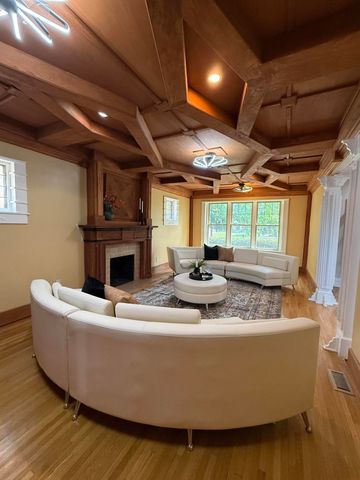 1646 W Chicago, Detroit, MI 48206