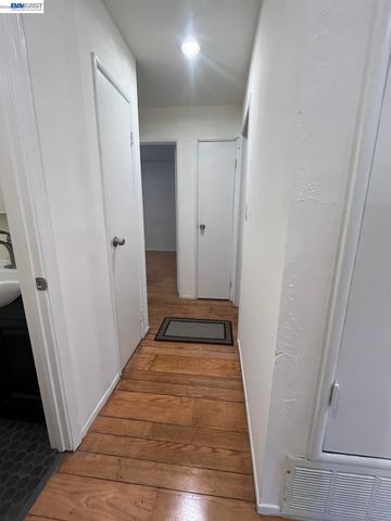 1594 Morgan Ln., Walnut Creek, CA 94597