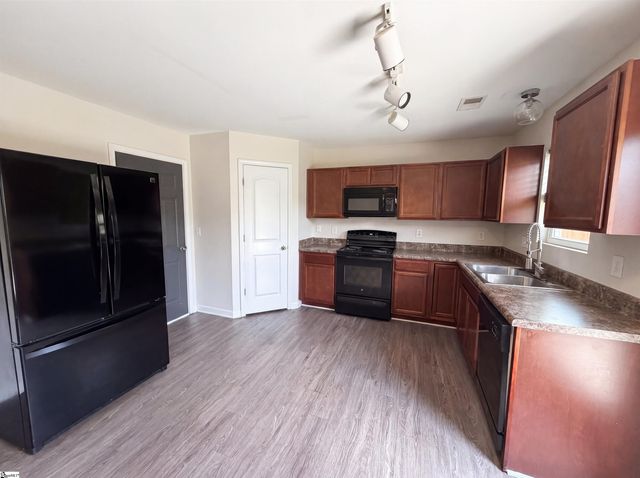 719 Cannonsburg Drive, Duncan, SC 29334