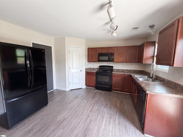 719 Cannonsburg Drive, Duncan, SC 29334