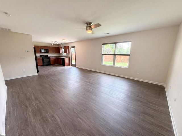 719 Cannonsburg Drive, Duncan, SC 29334