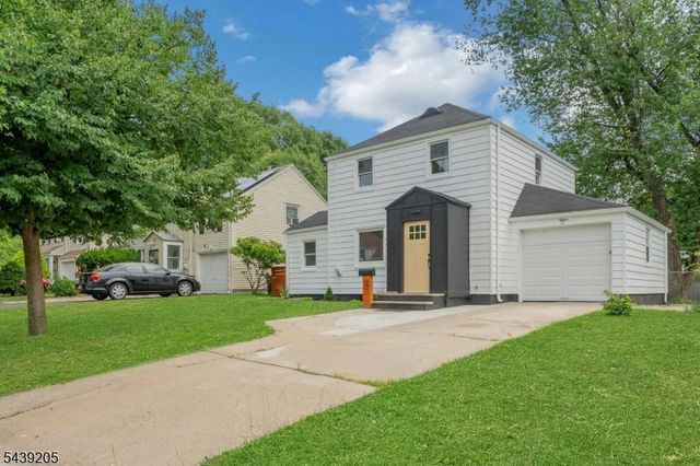12 Lerome Pl, Teaneck Twp., NJ 07666