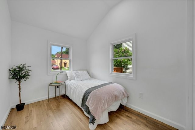 12 Lerome Pl, Teaneck Twp., NJ 07666