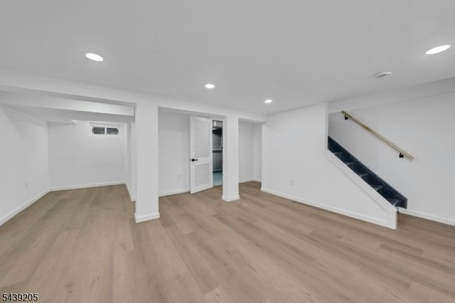 12 Lerome Pl, Teaneck Twp., NJ 07666