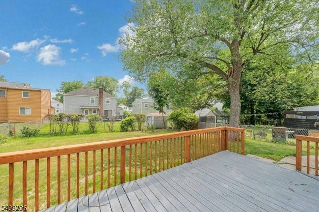 12 Lerome Pl, Teaneck Twp., NJ 07666