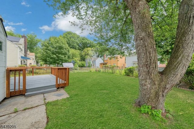 12 Lerome Pl, Teaneck Twp., NJ 07666