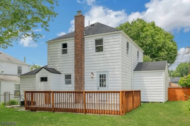 12 Lerome Pl, Teaneck Twp., NJ 07666
