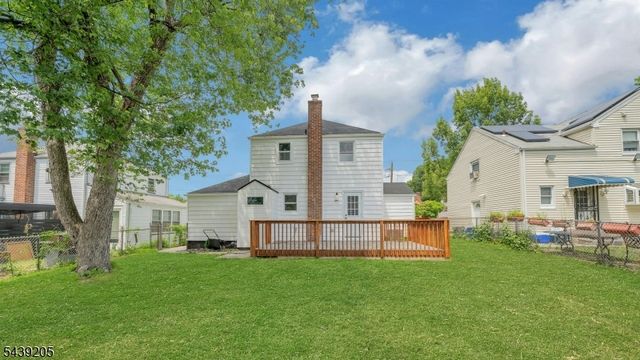 12 Lerome Pl, Teaneck Twp., NJ 07666