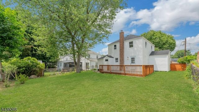 12 Lerome Pl, Teaneck Twp., NJ 07666