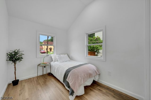 12 Lerome Pl, Teaneck Twp., NJ 07666