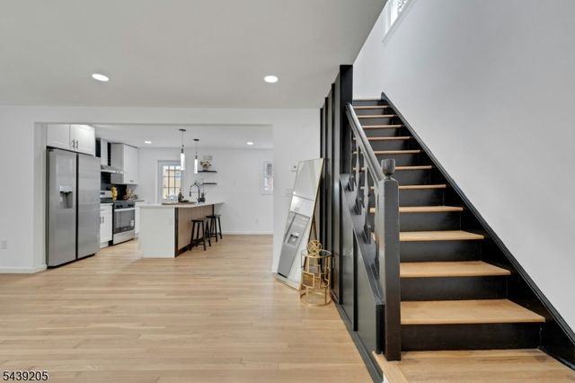 12 Lerome Pl, Teaneck Twp., NJ 07666