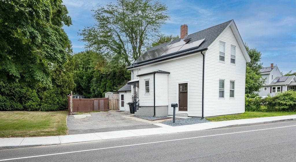 236 Bark St, Swansea, MA 02777