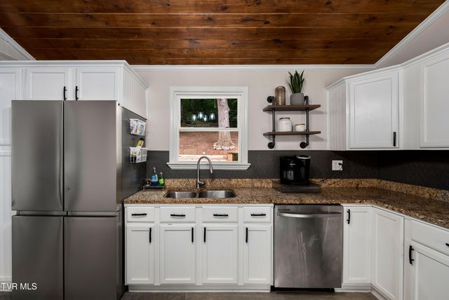 1113 Berry Road, Elizabethton, TN 37643