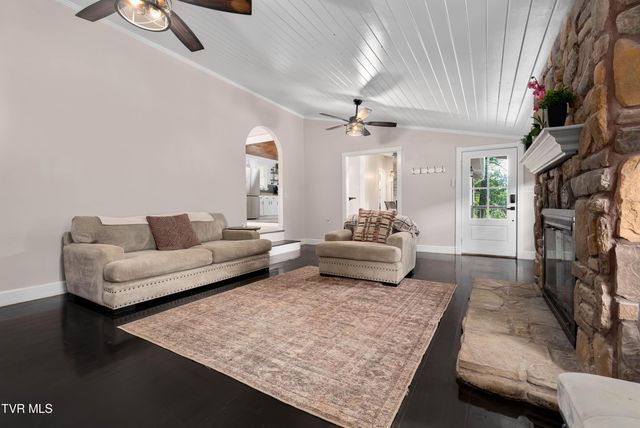 1113 Berry Road, Elizabethton, TN 37643