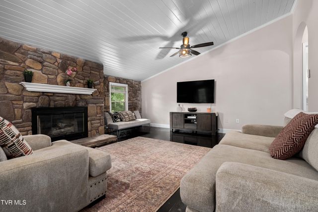 1113 Berry Road, Elizabethton, TN 37643