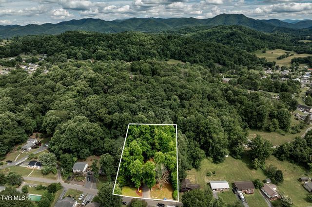 1113 Berry Road, Elizabethton, TN 37643