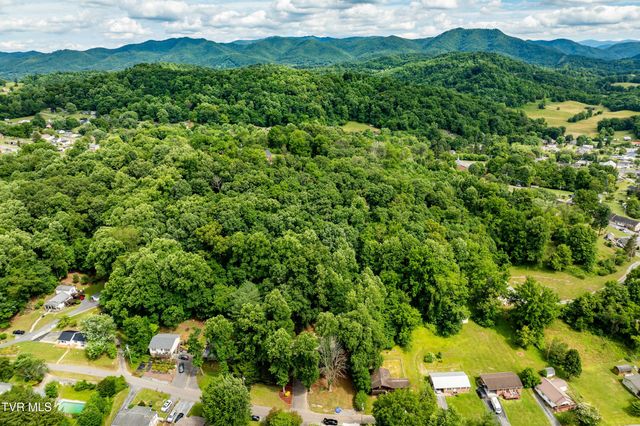 1113 Berry Road, Elizabethton, TN 37643