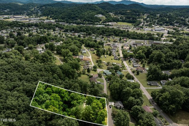 1113 Berry Road, Elizabethton, TN 37643