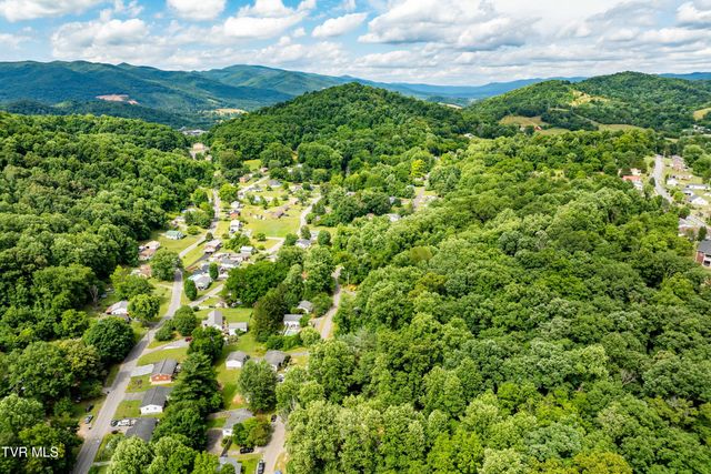 1113 Berry Road, Elizabethton, TN 37643