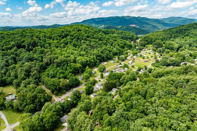 1113 Berry Road, Elizabethton, TN 37643