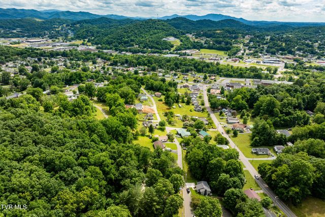 1113 Berry Road, Elizabethton, TN 37643