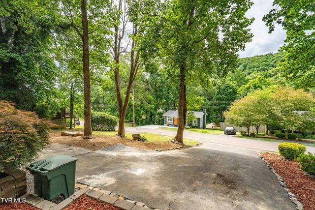 1113 Berry Road, Elizabethton, TN 37643