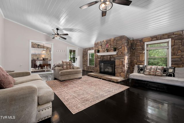 1113 Berry Road, Elizabethton, TN 37643