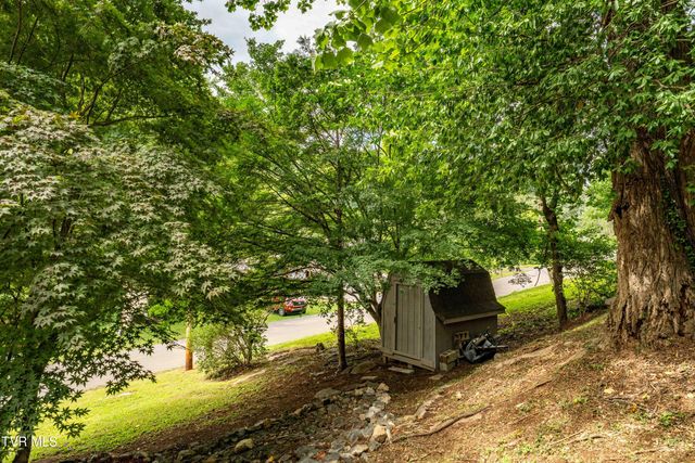 1113 Berry Road, Elizabethton, TN 37643