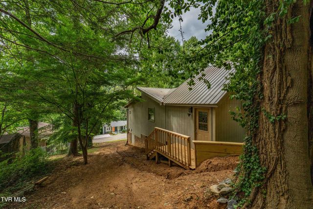 1113 Berry Road, Elizabethton, TN 37643