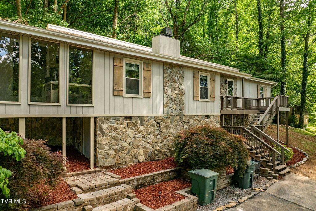 1113 Berry Road, Elizabethton, TN 37643