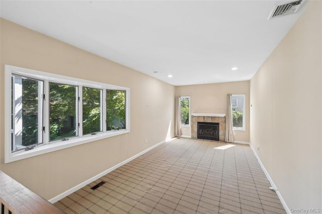 5 Kenny Street, Smithtown, NY 11788