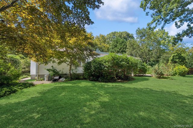 5 Kenny Street, Smithtown, NY 11788