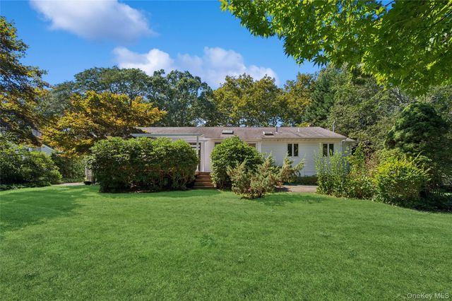 5 Kenny Street, Smithtown, NY 11788