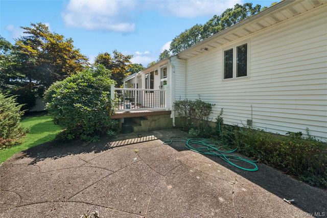 5 Kenny Street, Smithtown, NY 11788