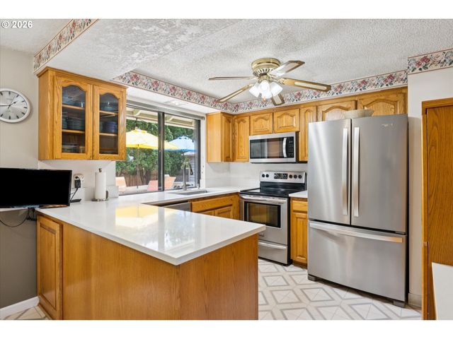 600 Ne 22ND St, Gresham, OR 97030