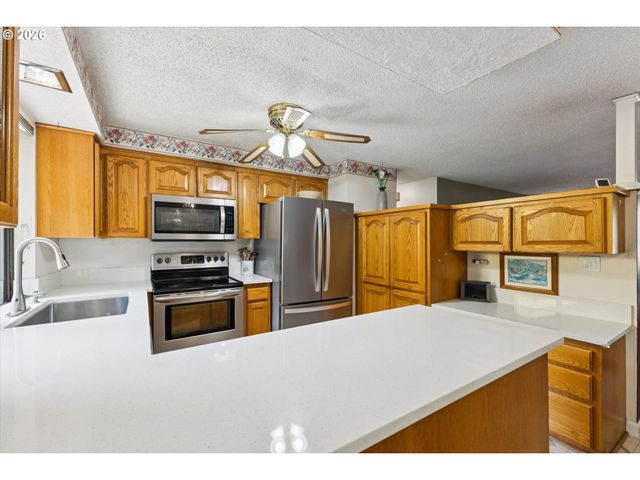 600 Ne 22ND St, Gresham, OR 97030