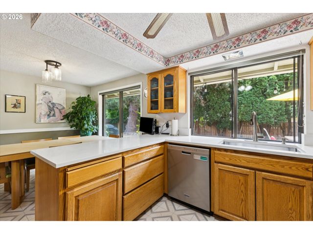 600 Ne 22ND St, Gresham, OR 97030