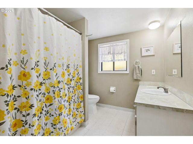 600 Ne 22ND St, Gresham, OR 97030