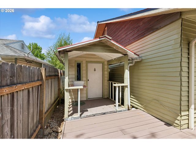 600 Ne 22ND St, Gresham, OR 97030