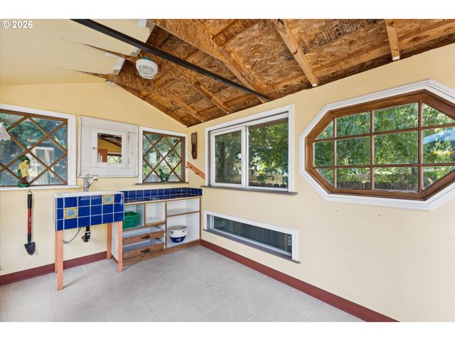 600 Ne 22ND St, Gresham, OR 97030